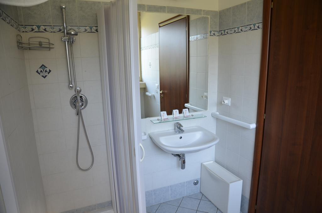 Casa Per Ferie Cardinal G. Guarino Bed and Breakfast Rom Rum bild