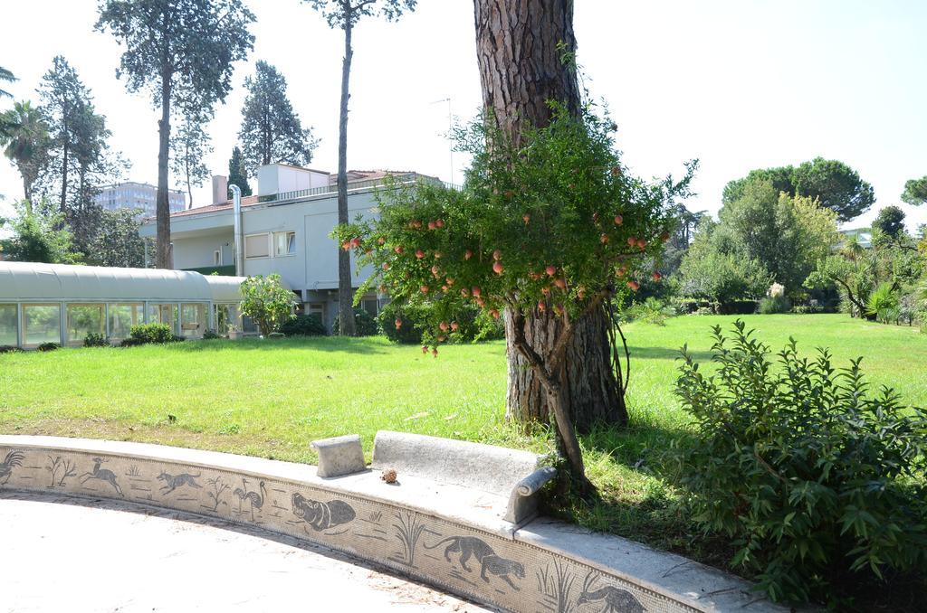 Casa Per Ferie Cardinal G. Guarino Bed and Breakfast Rom Exteriör bild