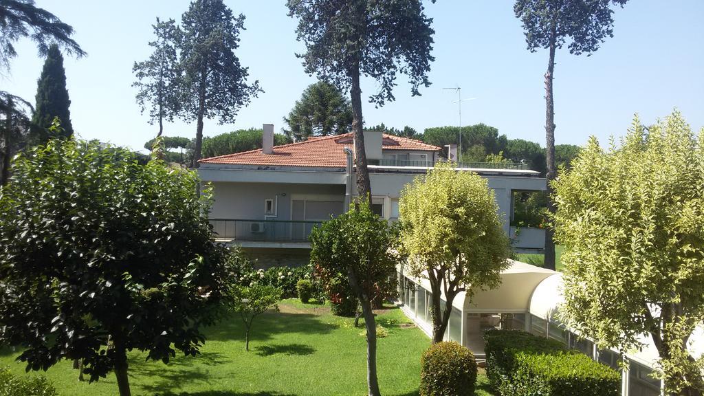 Casa Per Ferie Cardinal G. Guarino Bed and Breakfast Rom Exteriör bild